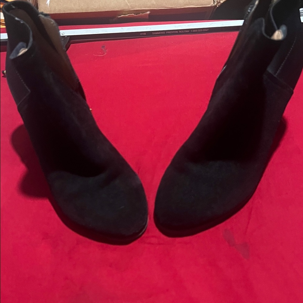 Vionic Black Textured Footwear